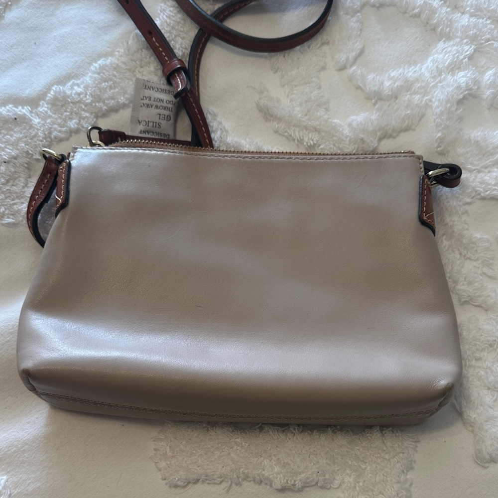 Dooney & Bourke pale Pink Crossbody Purse - Picture 2 of 8